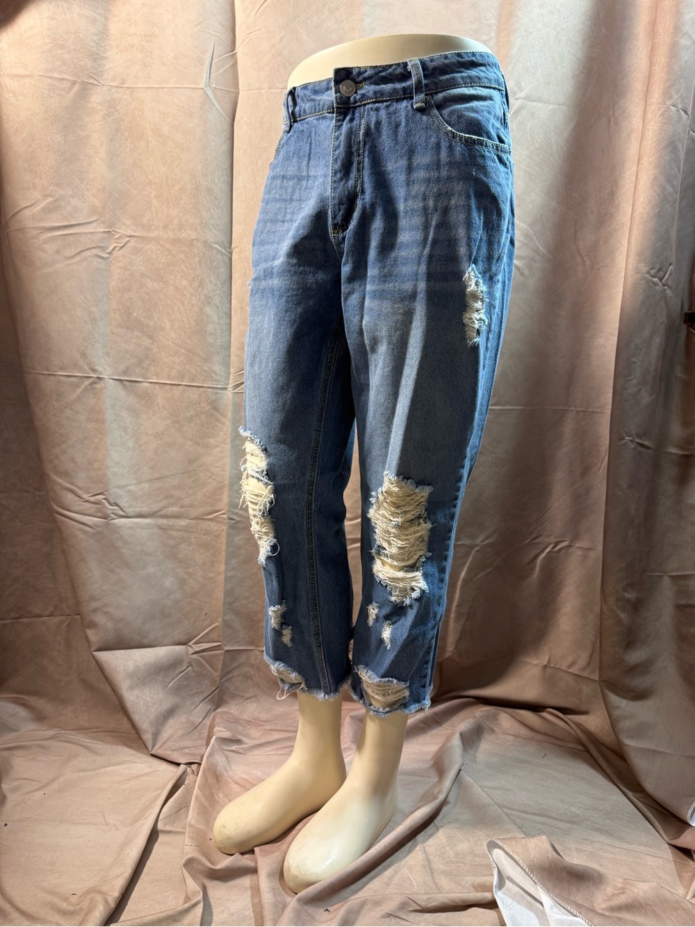 285-Women's Cropped Distressed Jeans - Blue